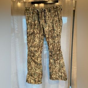 Oakley women’s size large snow pants